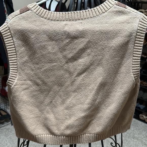Hollister V-Neck Sweater Vest Brown and White Argyle - Picture 5 of 5